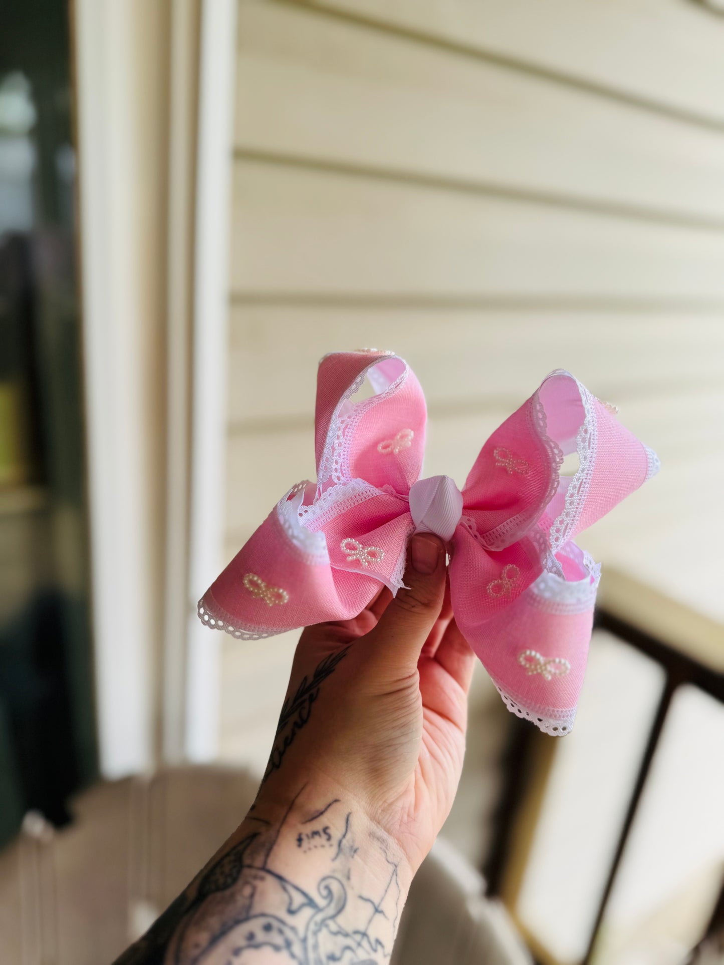 “The Pink Bow” 🎀